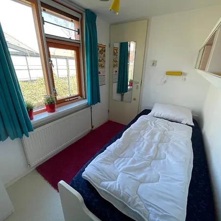 Holiday home Zeester 325 Julianadorp