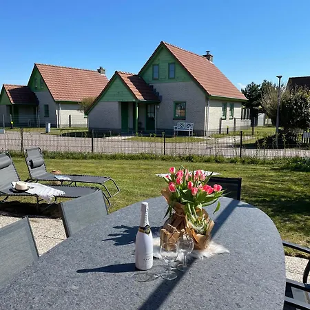 Zeester 325 Holiday home Julianadorp